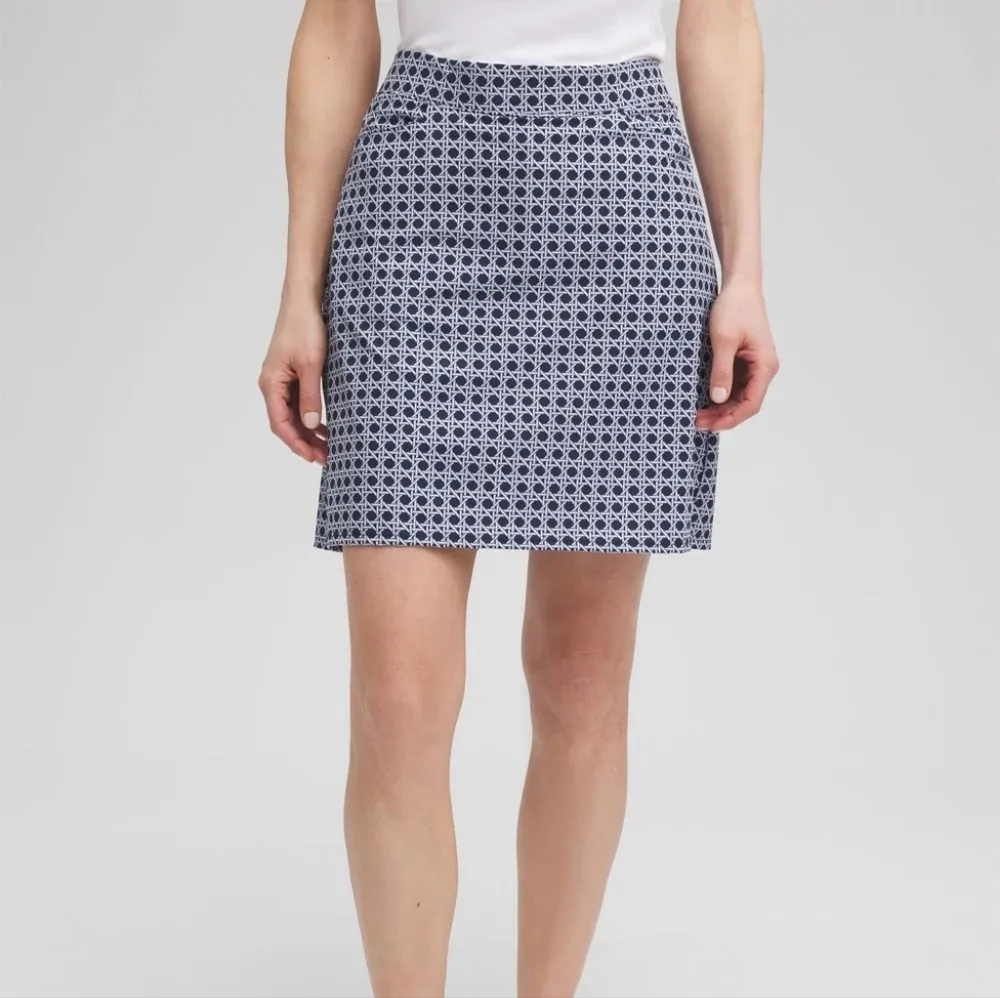 Chicos 1.5 Zenergy UPF Cane Back Pleat Skort Navy Blue White Sz 10 WSK28